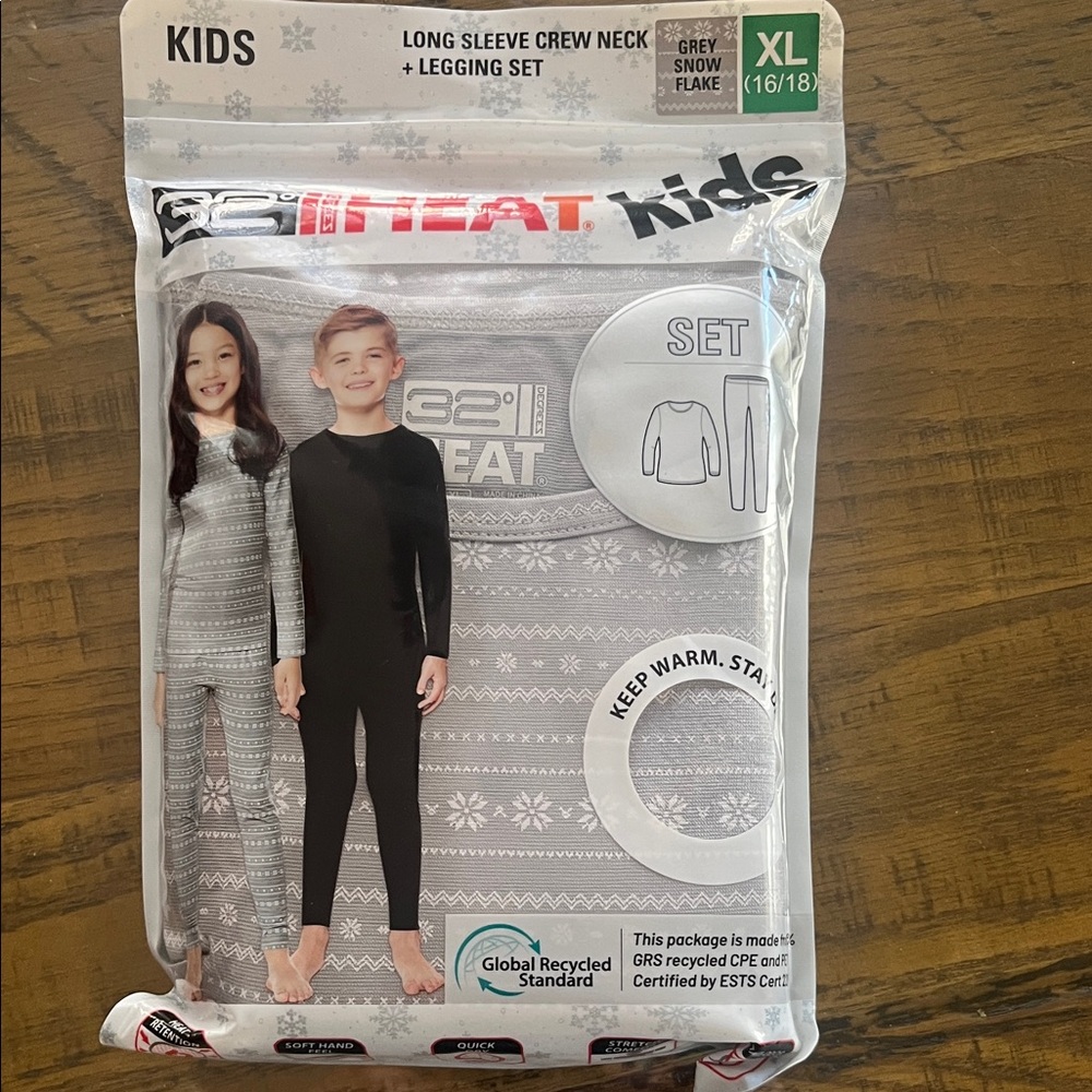 32 Degrees Kids Gray Snowflake Thermal Set